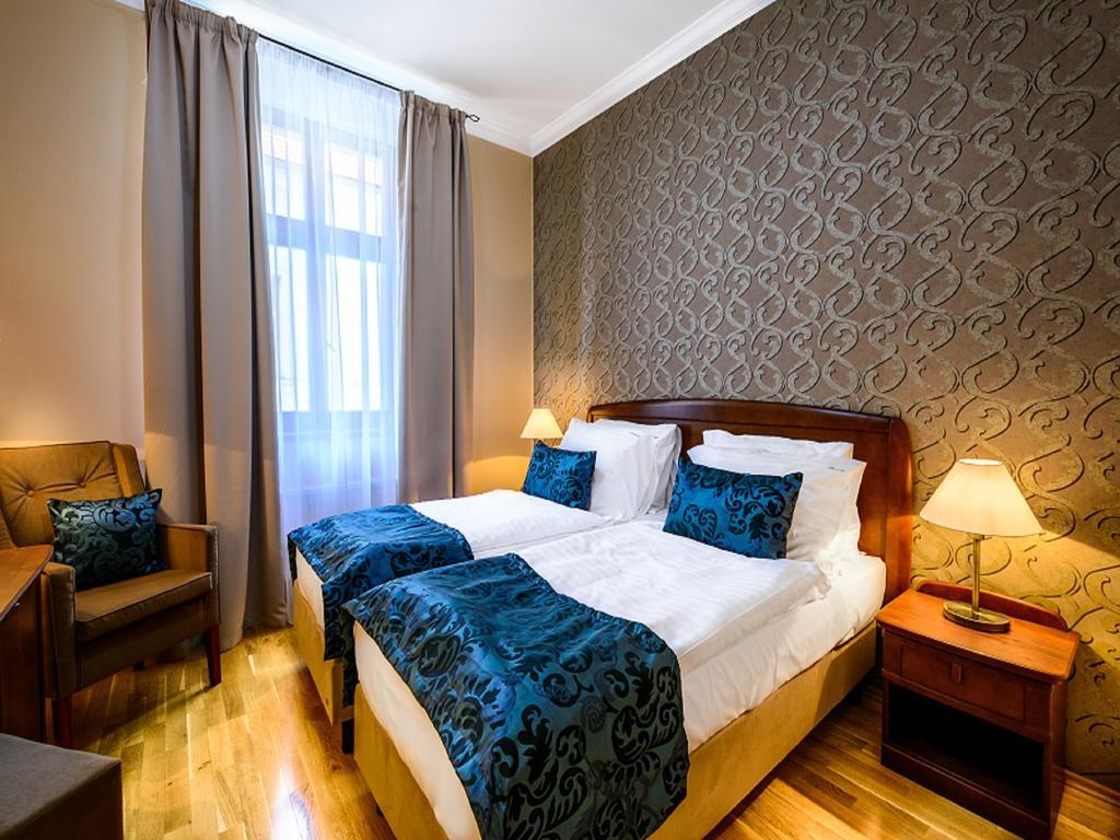 Hotel Alexander à Stříbro Extérieur photo