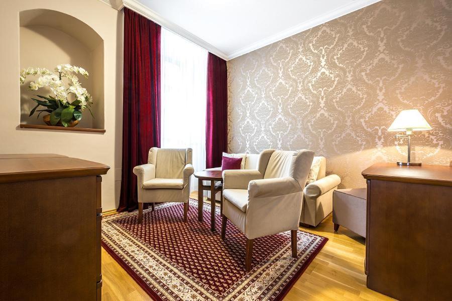 Hotel Alexander à Stříbro Extérieur photo