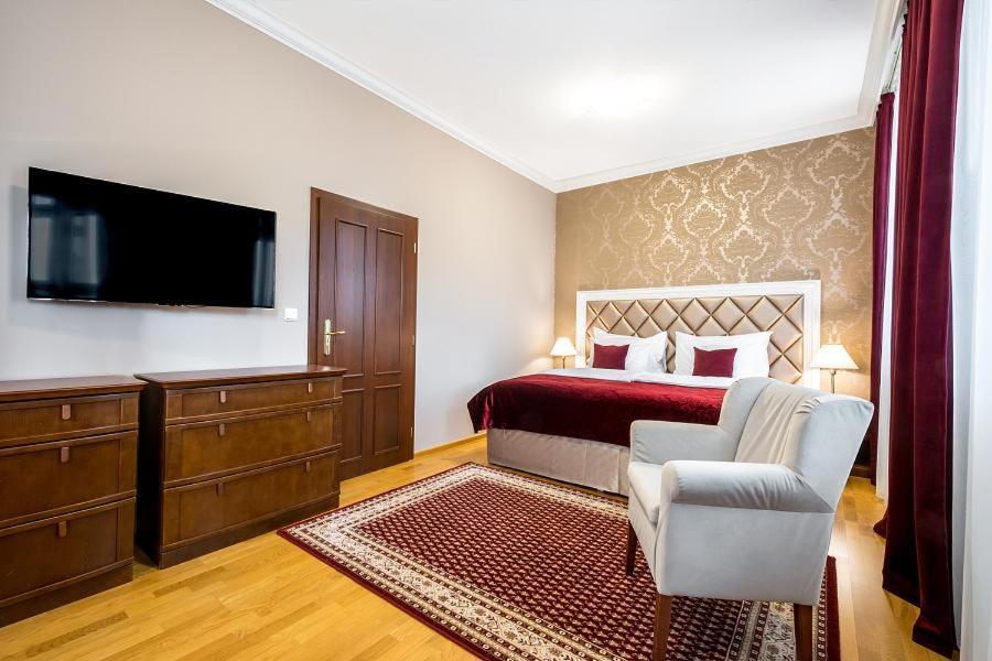 Hotel Alexander à Stříbro Extérieur photo